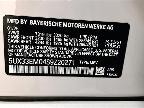 Used 2025 BMW X7 M60i AWD/4WD image 33