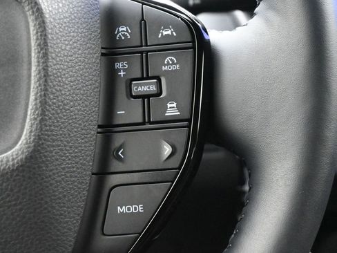 Used 2026 Toyota Prius FWD image 8