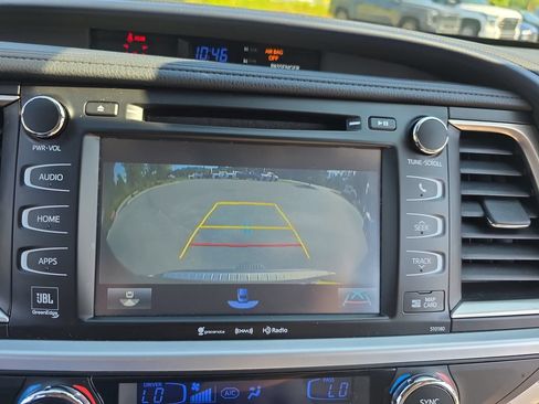 Used 2018 Toyota Highlander Limited Platinum AWD/4WD image 27