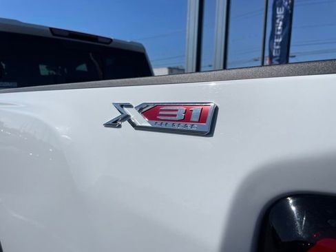 Used 2024 GMC Sierra 2500 SLE w/ SLE Value Package; AWD/4WD image 21