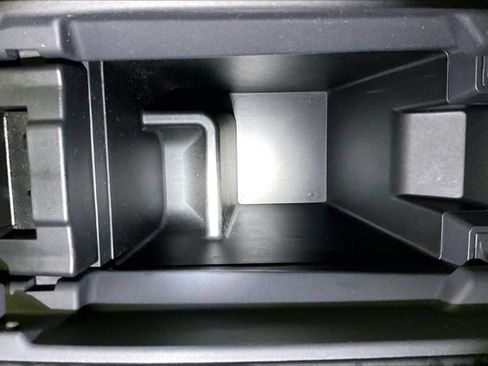 Used 2023 Nissan Rogue SV image 40