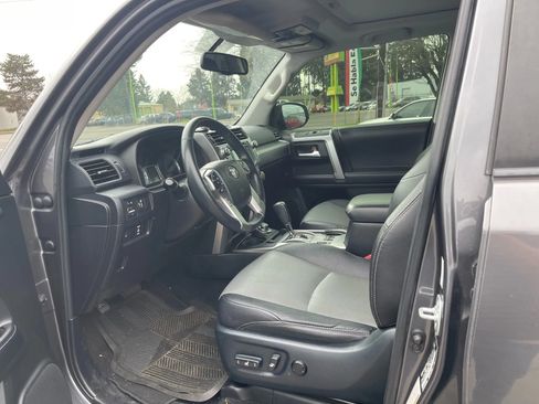 Used 2018 Toyota 4Runner SR5 Premium AWD/4WD image 8