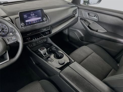 Used 2024 Nissan Rogue SV image 22