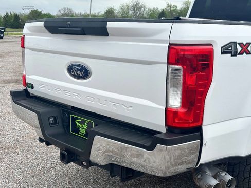 Used 2017 Ford F250 XLT image 11