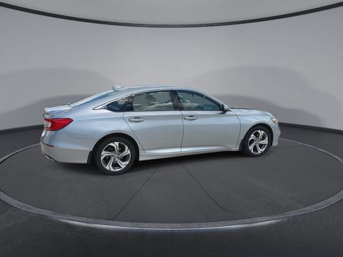 Used 2019 Honda Accord EX image 9