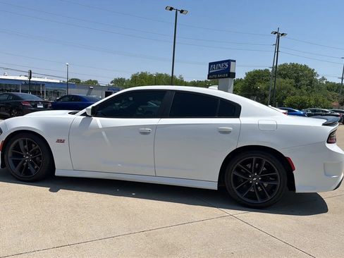 Used 2019 Dodge Charger Scat Pack RWD image 10