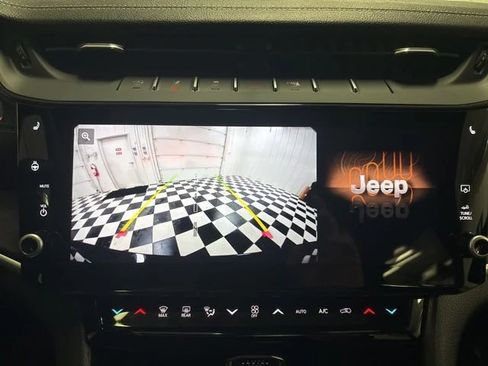 Used 2026 Jeep Grand Cherokee Altitude AWD/4WD image 22