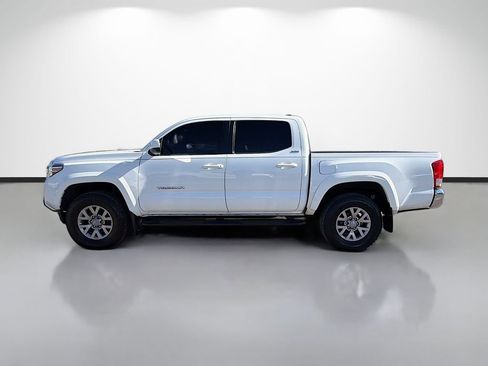 Used 2017 Toyota Tacoma SR5 w/ Tow Package image 6