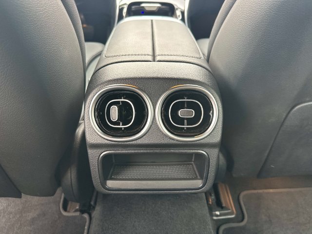 Certified 2025 Mercedes-Benz C 300 4MATIC Sedan image 13