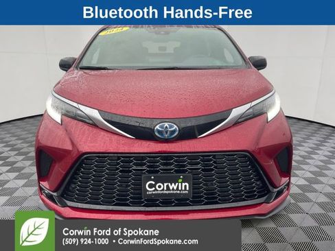 Used 2024 Toyota Sienna XSE image 7