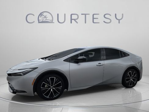 Certified 2025 Toyota Prius Limited FWD image 1
