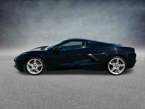 Used 2025 Chevrolet Corvette Stingray Premium Cpe w/ 3LT RWD image 3