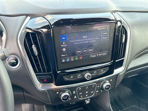 Used 2023 Chevrolet Traverse Premier FWD image 16