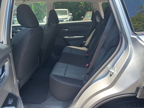 Used 2025 Nissan Rogue SV FWD image 22