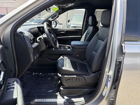 Used 2025 Chevrolet Tahoe LT RWD image 18