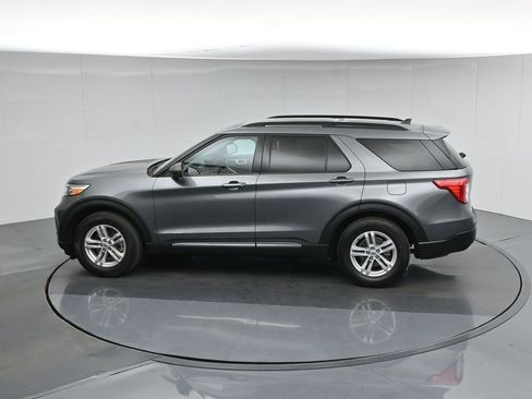 Used 2023 Ford Explorer XLT image 56