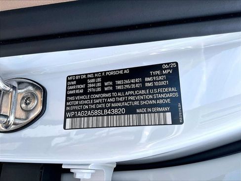 Certified 2025 Porsche Macan S AWD/4WD image 26