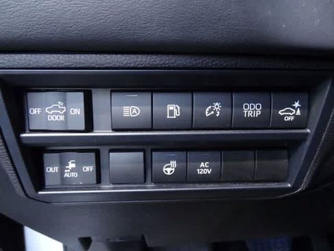 Used 2024 Toyota Tundra Platinum AWD/4WD image 14