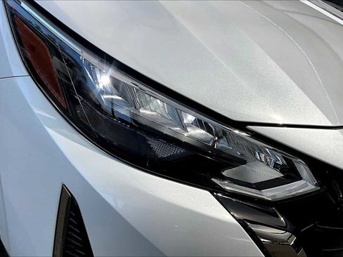 New 2025 Nissan Sentra SR image 18