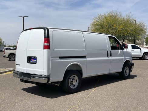 New 2026 Chevrolet Express 2500 w/ Driver Convenience Package image 6