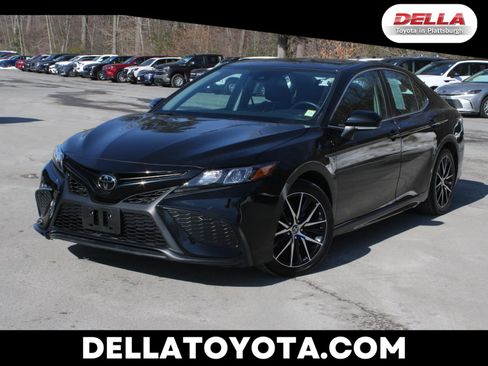 Used 2024 Toyota Camry SE w/ Cold Weather Package image 1