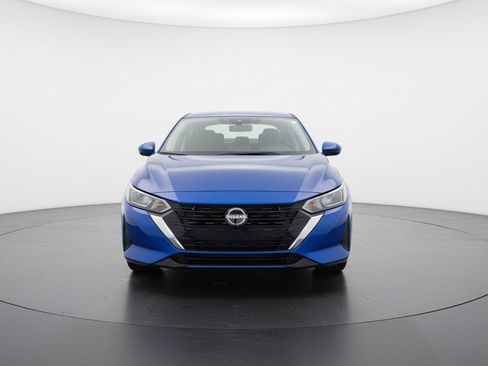 Used 2025 Nissan Sentra SV image 2