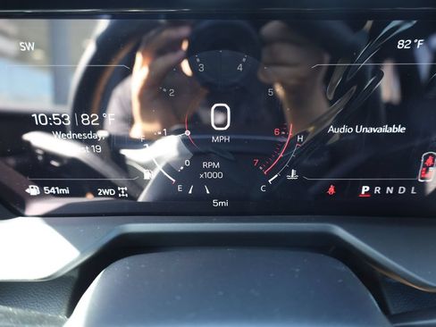 New 2027 GMC Acadia Elevation w/ Elevation Premium Package AWD/4WD image 14