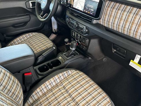 New 2026 Jeep Gladiator Sport AWD/4WD image 12