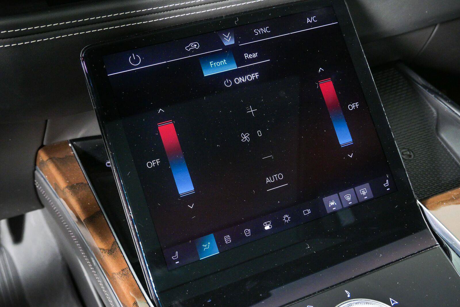 Used 2025 Cadillac Escalade ESV Sport Platinum w/ LPO, ONYX Package AWD/4WD image 18