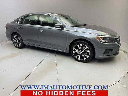 Used 2021 Volkswagen Passat 2.0T SE image 7