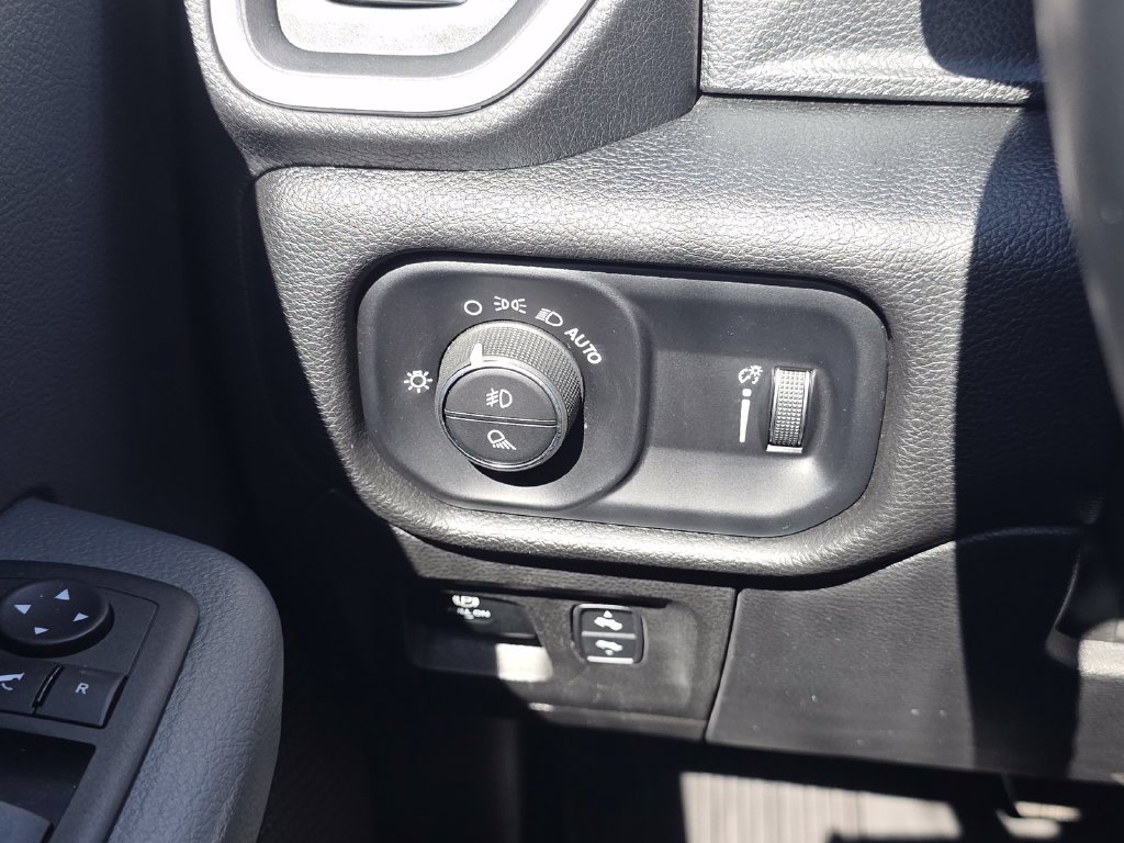 Used 2022 RAM 1500 Big Horn RWD image 30
