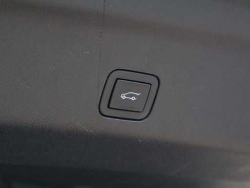 Certified 2023 GMC Yukon XL SLT w/ SLT Premium Package RWD image 30