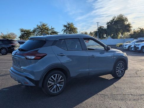 Used 2021 Nissan Kicks SV image 6