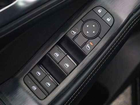 Certified 2025 Nissan Rogue SV w/ SV Premium Package FWD image 11