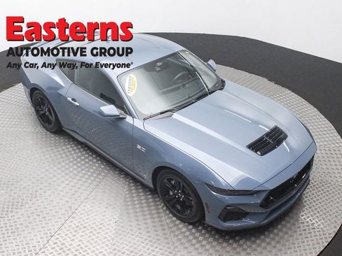Used 2025 Ford Mustang GT RWD image 3