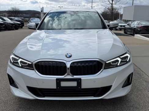 Used 2025 BMW 330i xDrive Sedan w/ Premium Package AWD/4WD image 9