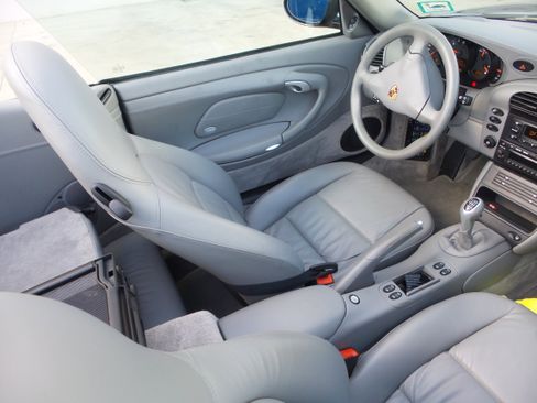 Used 2005 Porsche 911 Cabriolet image 98