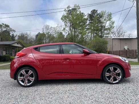 Used 2013 Hyundai Veloster w/ Style Pkg image 5