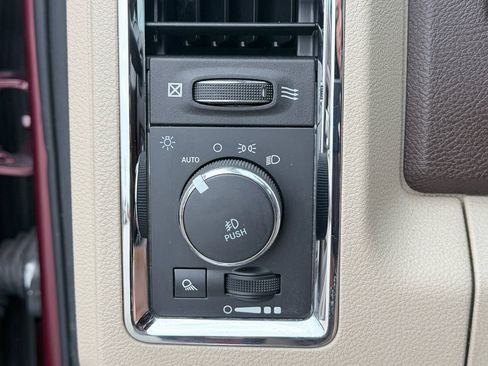 Used 2018 RAM 1500 Laramie Longhorn RWD image 11