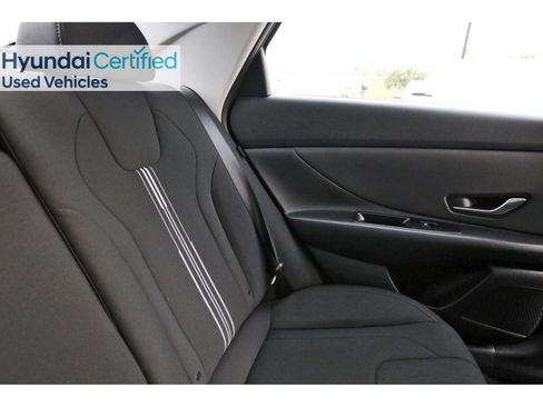 Certified 2025 Hyundai Elantra SEL image 15