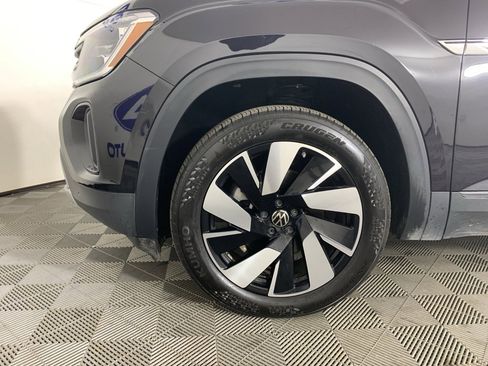 Used 2025 Volkswagen Atlas Cross Sport SE image 11