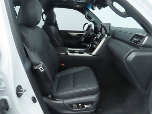 Certified 2024 Lexus LX 600 F Sport image 20