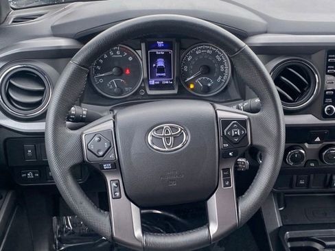 Used 2021 Toyota Tacoma TRD Off-Road AWD/4WD image 11