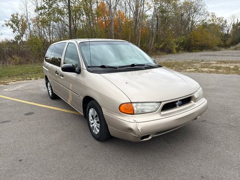 Used 1998 Ford Windstar GL image 3