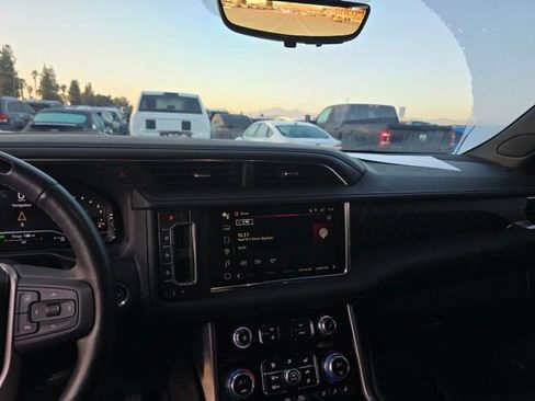 Used 2023 GMC Yukon Denali w/ Denali Reserve Package image 6