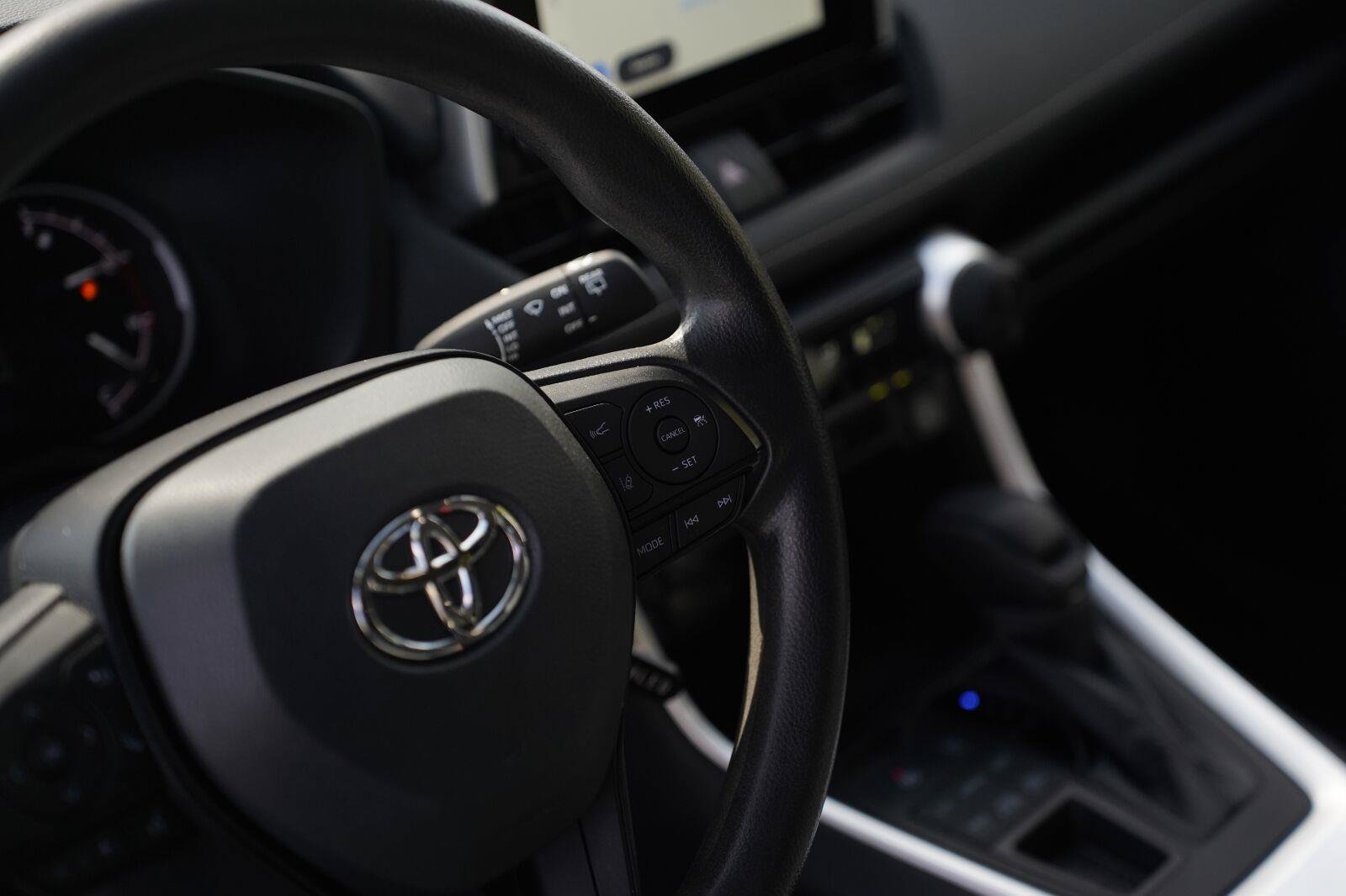 Used 2024 Toyota RAV4 LE AWD/4WD image 12