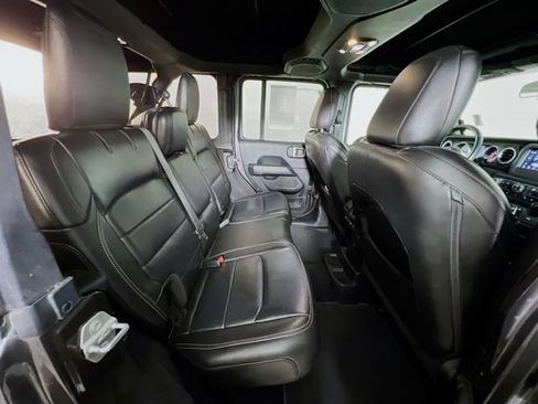 Used 2019 Jeep Wrangler Unlimited Sahara w/ Dual Top Group AWD/4WD image 40