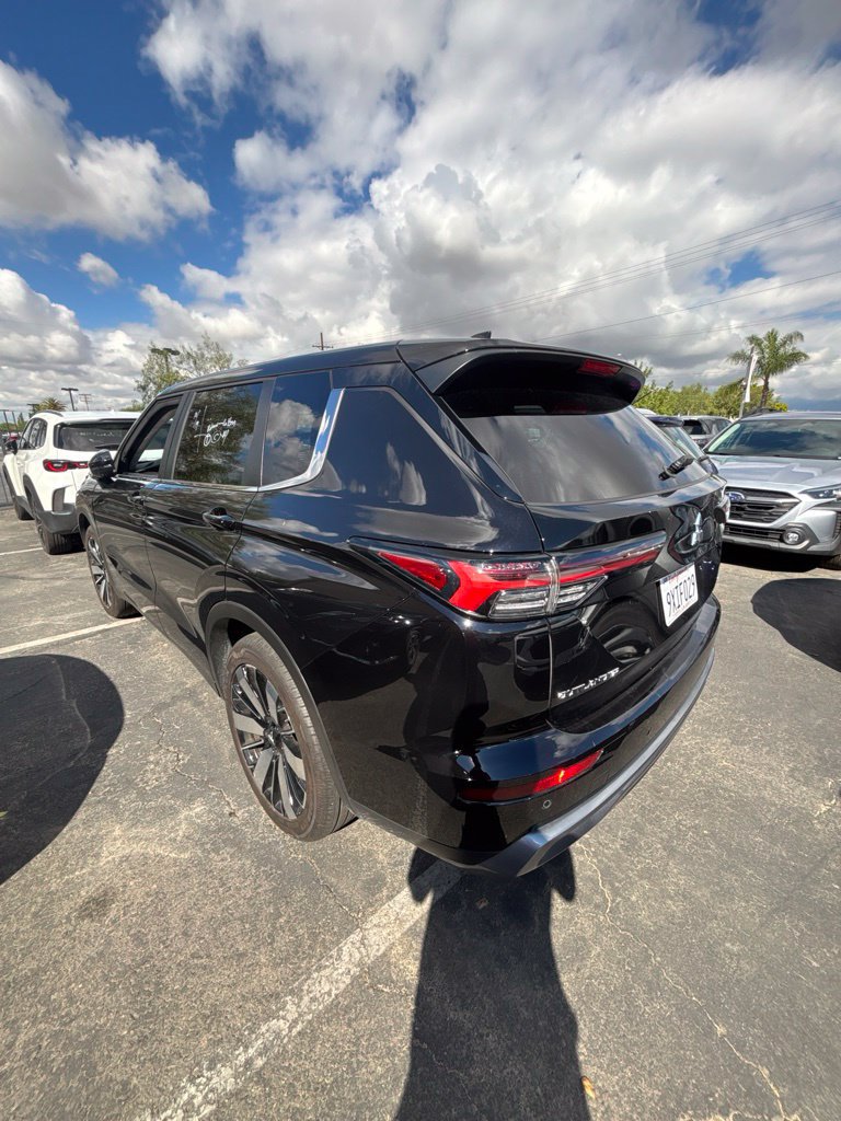 Used 2025 Mitsubishi Outlander SE AWD/4WD image 5