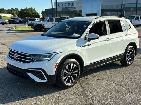 Used 2024 Volkswagen Tiguan S AWD/4WD image 2