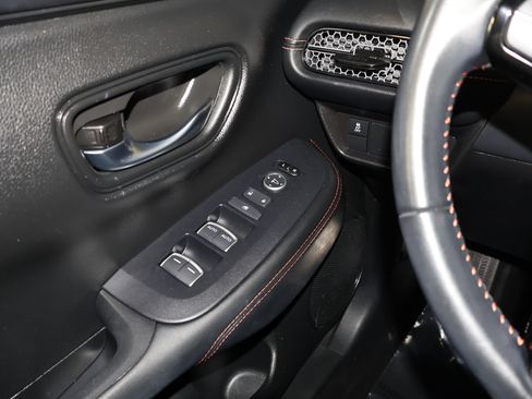 Used 2025 Honda HR-V Sport image 31